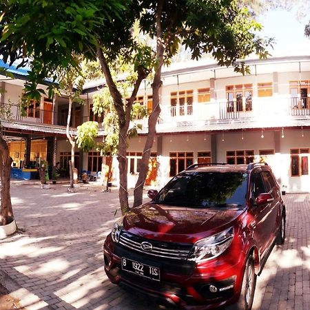 Pondok Wisata Dan Restoran Elim Waingapu Kültér fotó