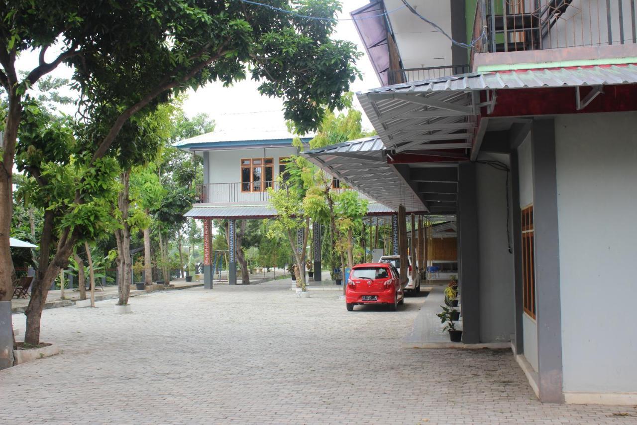 Pondok Wisata Dan Restoran Elim Waingapu Kültér fotó