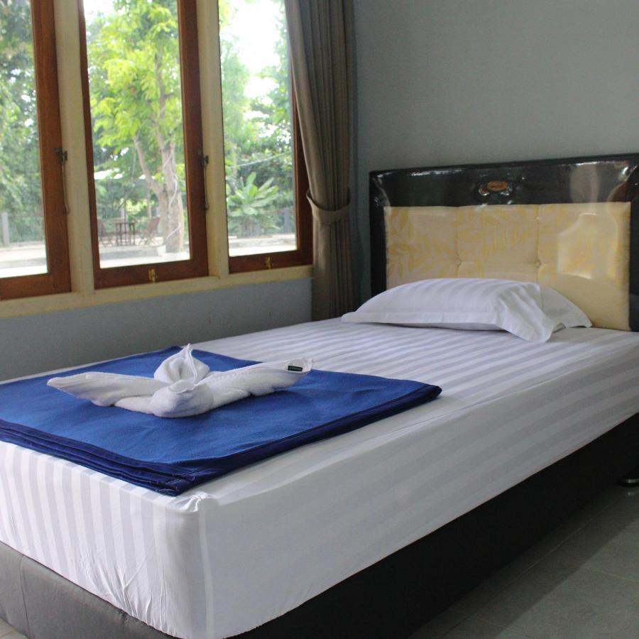 Pondok Wisata Dan Restoran Elim Waingapu Kültér fotó