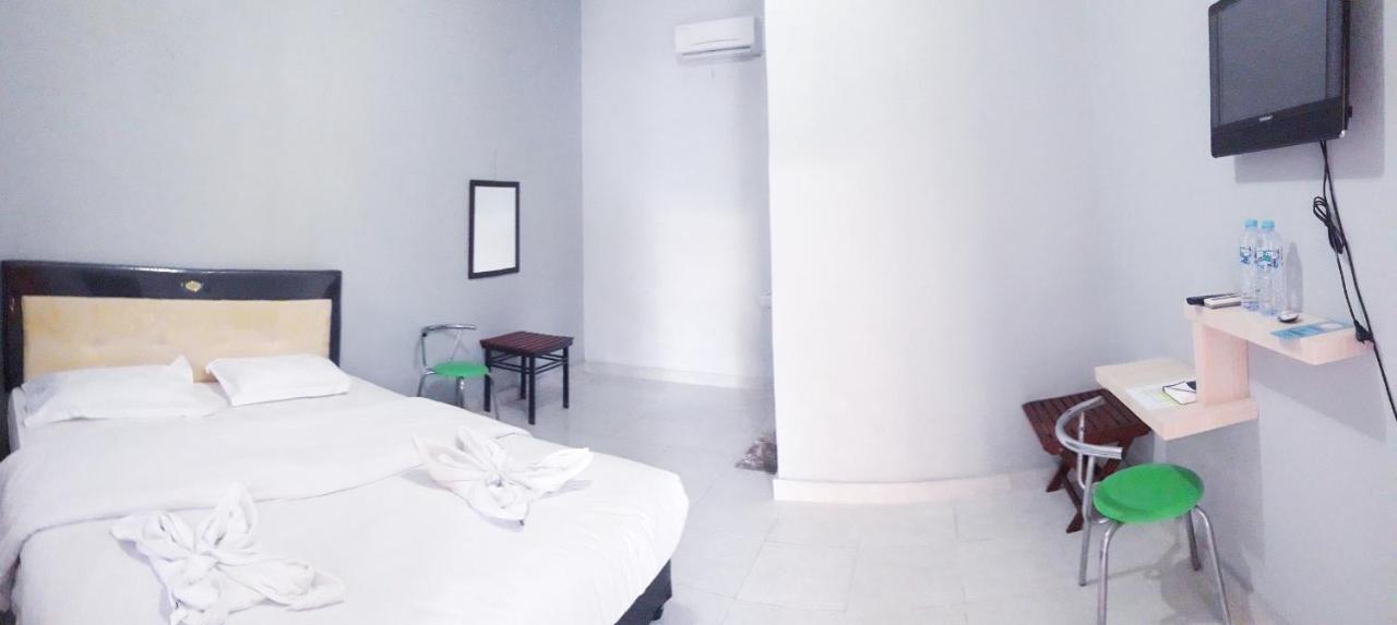 Pondok Wisata Dan Restoran Elim Waingapu Kültér fotó