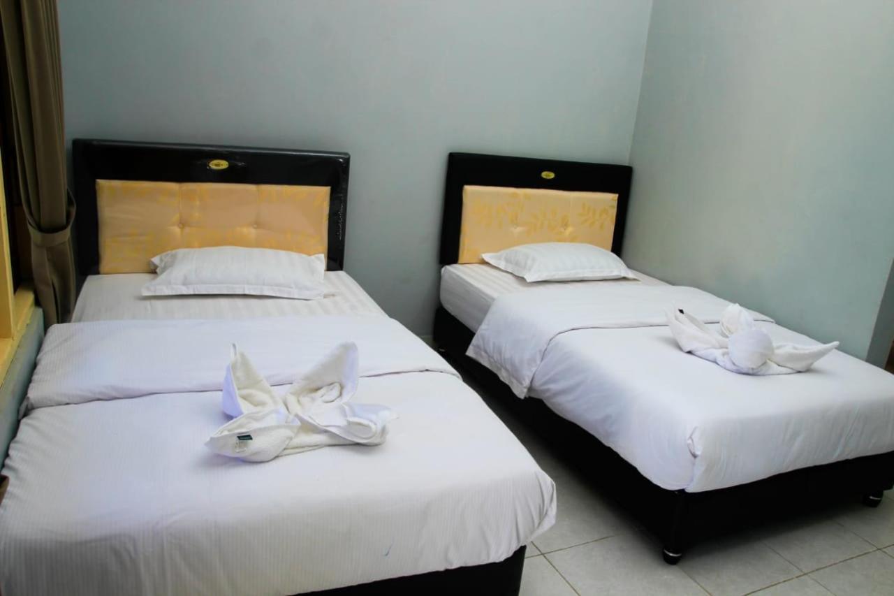 Pondok Wisata Dan Restoran Elim Waingapu Kültér fotó